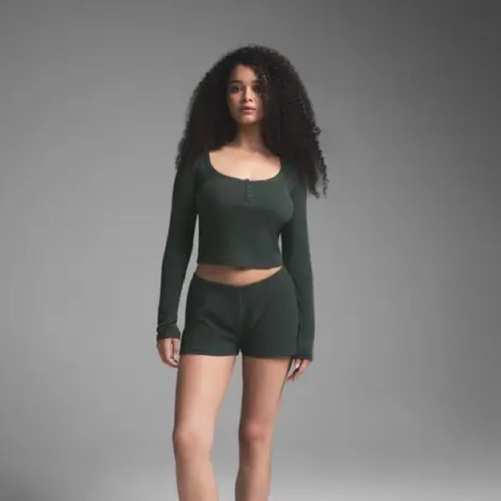 SKIMS Waffle Long Sleeve Henley LONG sleeve  - Spruce